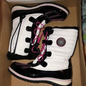 Totes kids boot (nwt)